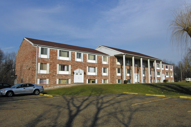 4225 Middlebranch Ave NE in Canton, OH - Building Photo - Building Photo