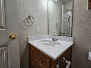 5012 Heather Ln in Killeen, TX - Building Photo - Building Photo