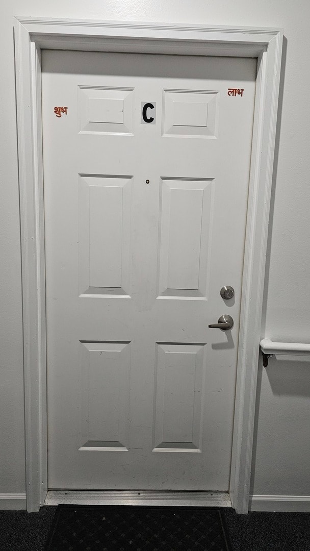 151 N Waters Edge Dr in Glendale Heights, IL - Building Photo - Building Photo