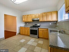 5726 Florence Ave in Philadelphia, PA - Building Photo