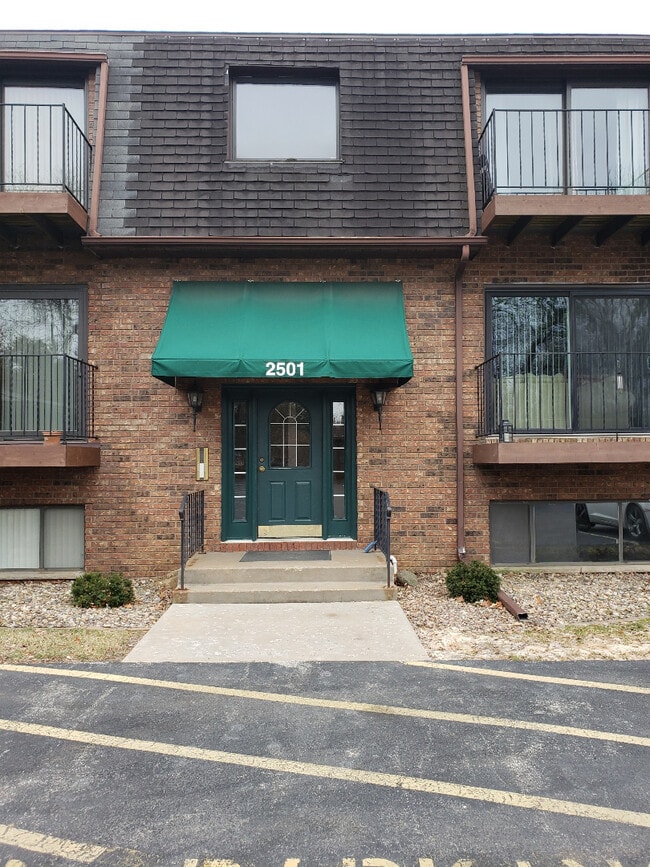 2501 26th Avenue Ct, Unit B