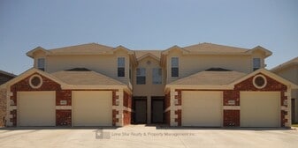 4002 Cambridge Dr in Killeen, TX - Building Photo