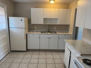 381-385 S Yearling Rd in Whitehall, OH - Building Photo - Building Photo