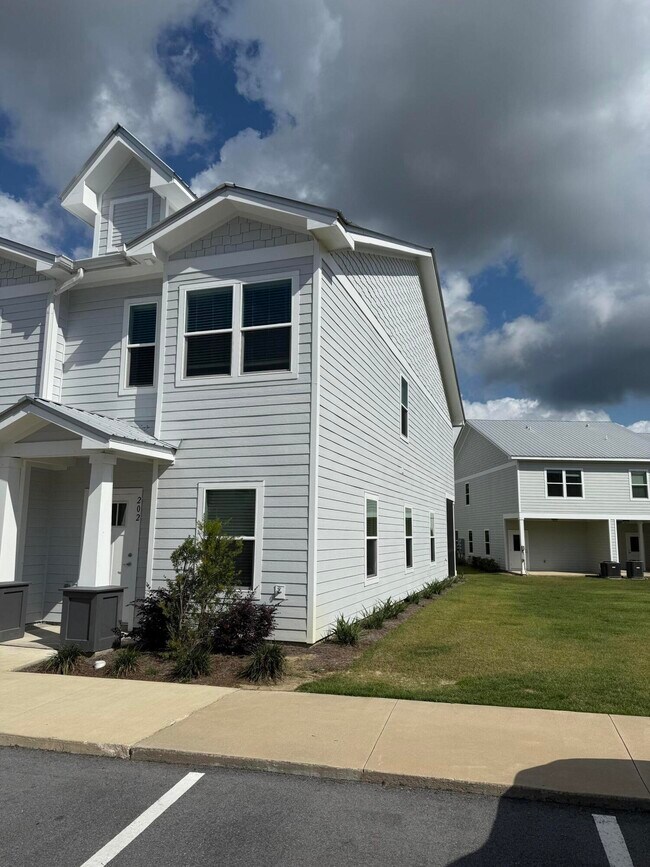 202 Date Palm Ln in Freeport, FL - Building Photo - Building Photo