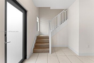 4546 NW 83rd Ave in Doral, FL - Building Photo - Building Photo