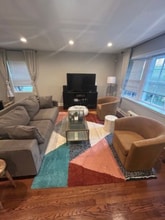 9143 S Cottage Grove Ave in Chicago, IL - Building Photo - Building Photo