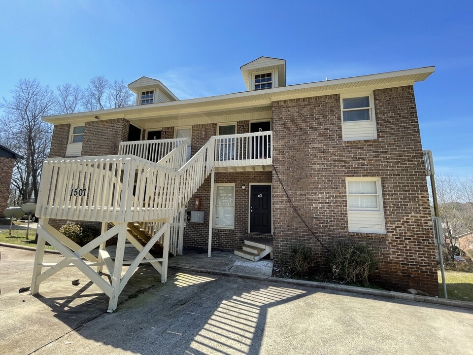 1507 Halston Cir NW in Huntsville, AL - Building Photo