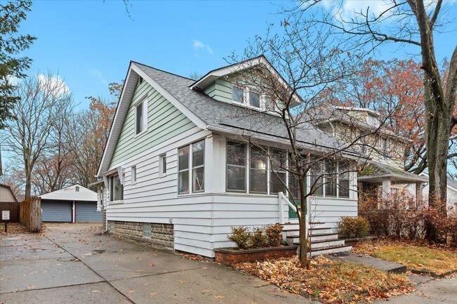 575 E Lewiston Ave in Ferndale, MI - Building Photo - Building Photo