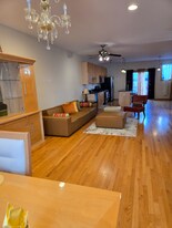 468 E 42nd St in Chicago, IL - Building Photo