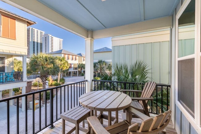 487 E 1st Ave in Gulf Shores, AL - Building Photo - Building Photo