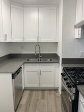 12020 Grevillea Ave in Hawthorne, CA - Foto de edificio - Building Photo