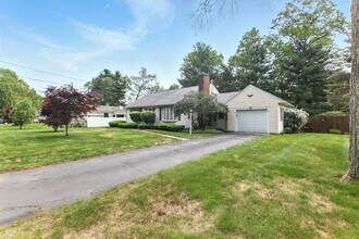109 Westwood Dr in Westfield, MA - Building Photo - Building Photo