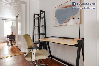 327 E 10th St in New York, NY - Building Photo - Building Photo