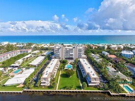 2000 S Ocean Blvd in Delray Beach, FL - Building Photo
