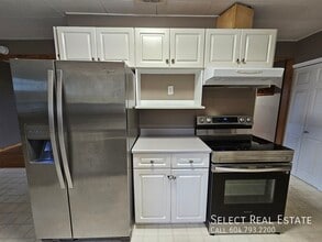 34126 George Ferguson Way in Abbotsford, BC - Building Photo - Building Photo