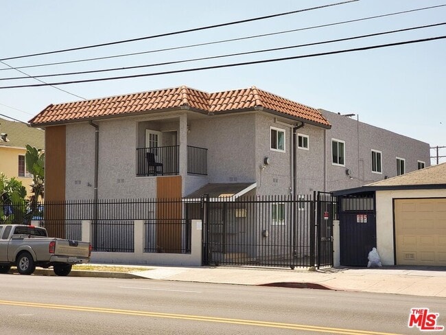 property at 2422 Venice Blvd.
