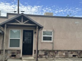 1433 Lincoln St in Redding, CA - Building Photo