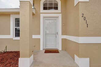 2011 Oakbend Dr in Eustis, FL - Building Photo - Building Photo