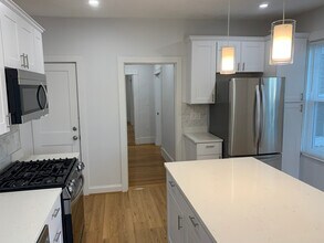 303 Summit Ave, Unit 303 in Boston, MA - Building Photo - Building Photo