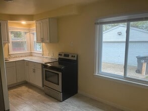 776 John Daly St in Inkster, MI - Building Photo - Building Photo