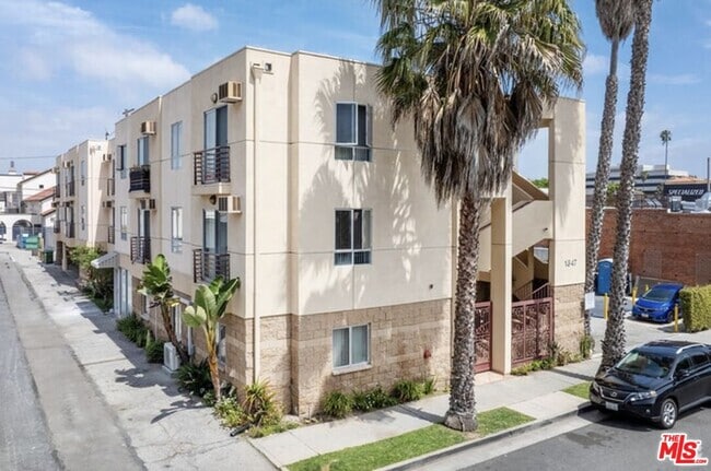 property at 2301 Santa Monica Blvd