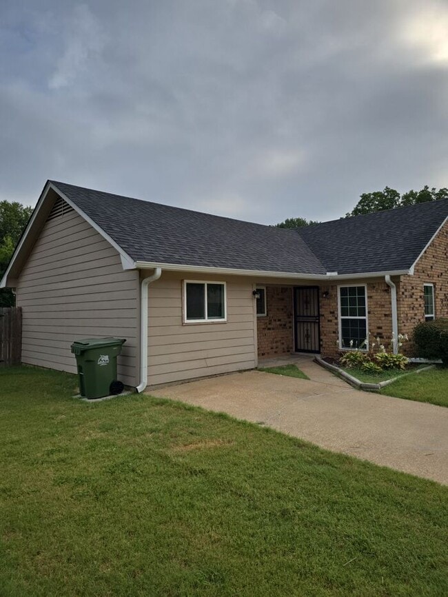 property at 5008 Clear Creek Dr