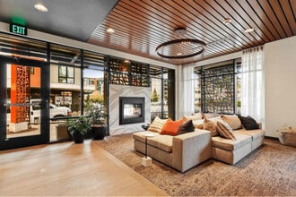 11903 NE 128th St, Unit 508 in Kirkland, WA - Building Photo - Building Photo