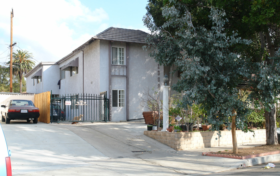 1369 Kent Pl in Glendale, CA - Building Photo