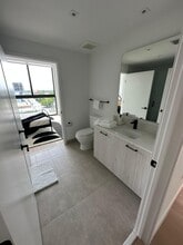 126 NW 29th St in Miami, FL - Foto de edificio - Building Photo