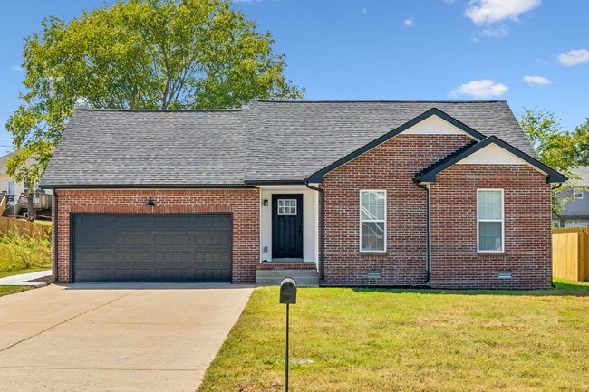 1824 Cottingham Ct in Clarksville, TN - Building Photo - Building Photo