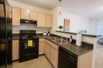 1504 E Henry St in Savannah, GA - Building Photo - Building Photo