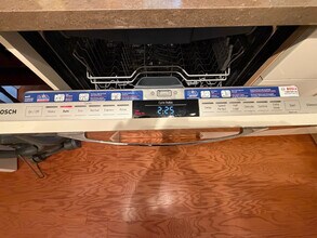 5565 Seminary Rd, Unit 104 in Falls Church, VA - Foto de edificio - Building Photo