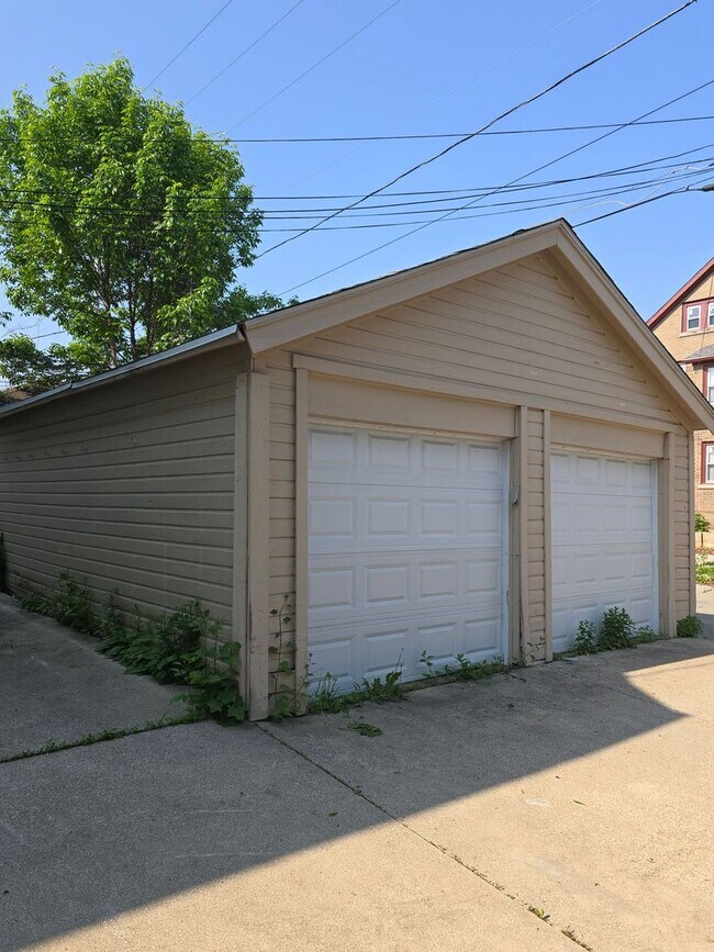 2877-2879-2879 N 48th St in Milwaukee, WI - Building Photo - Building Photo