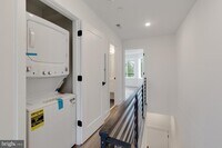 2418 W Jefferson St photo'