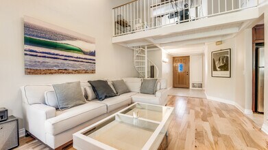 542 Via De La Valle in Solana Beach, CA - Building Photo - Building Photo