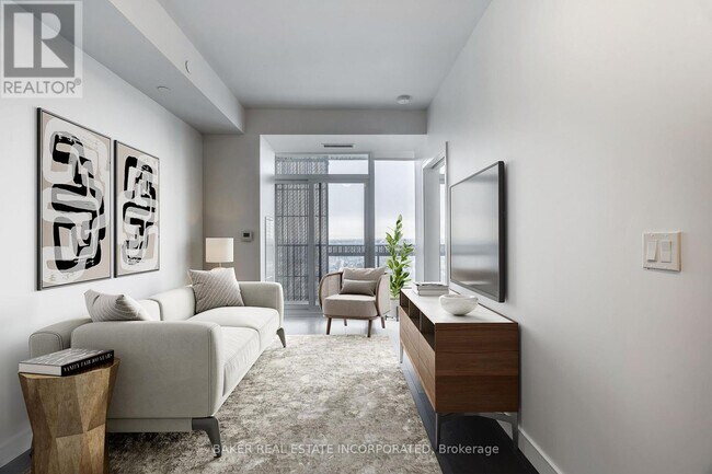 property at 15-3315 Roehampton Ave