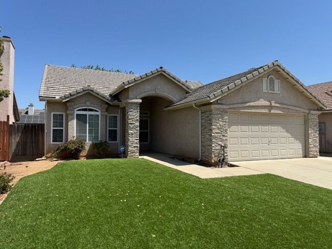 property at 2660 E Plymouth Way