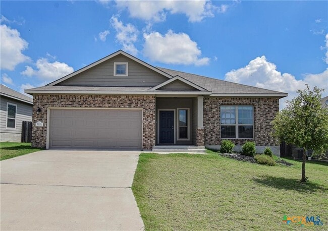 property at 2216 Vicksburg Ln