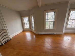 6-8 Hurlbut St, Unit 8-2 in Cambridge, MA - Foto de edificio - Building Photo