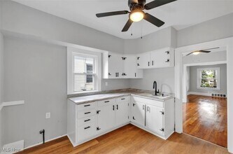 3363 E 102nd St in Cleveland, OH - Foto de edificio - Building Photo