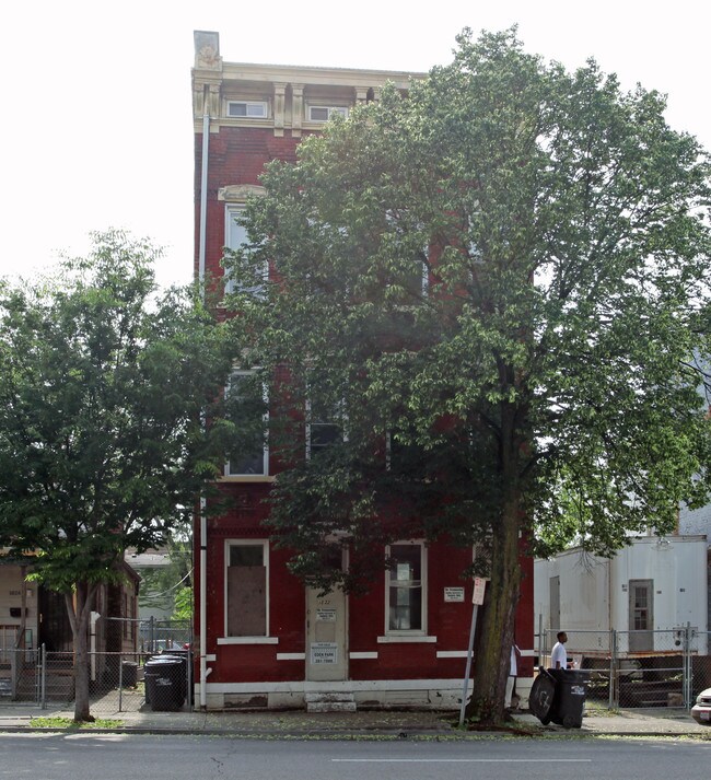 1822 Linn St in Cincinnati, OH - Building Photo - Building Photo