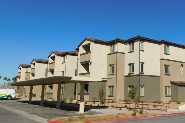 Boulder Pines Family Apartments in Las Vegas, NV - Building Photo - Building Photo