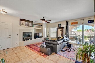 820 Canterra St in Las Vegas, NV - Building Photo - Building Photo