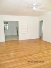 921 Daytona Ave, Unit 111 in Daytona Beach, FL - Building Photo - Building Photo