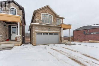 207 Alessio Dr in Hamilton, ON - Building Photo - Building Photo
