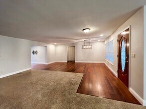 1858 Oak Park Dr S in Clearwater, FL - Building Photo - Building Photo