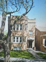 5016 W Oakdale Ave, Unit 1st floor in Chicago, IL - Building Photo