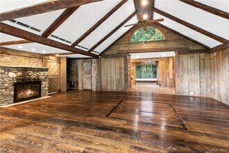 176 Honey Hollow Rd in Pound Ridge, NY - Building Photo - Building Photo