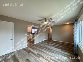 1308 E 12th St in Sioux Falls, SD - Building Photo - Building Photo