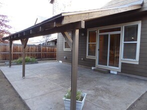 63020 NE Amherst Pl in Bend, OR - Building Photo - Building Photo